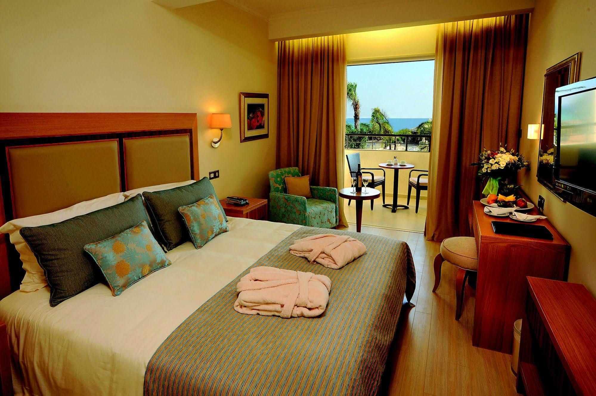 Olympic Bay Adults Only Hotel Айя Напа Екстериор снимка